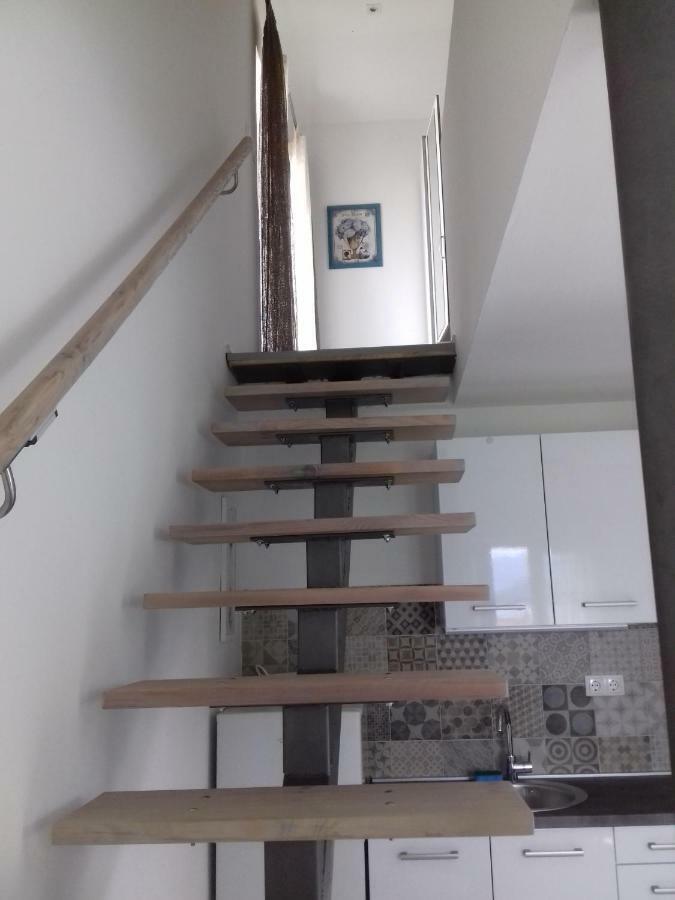 Apartman Nena Apartment Slatine Bagian luar foto