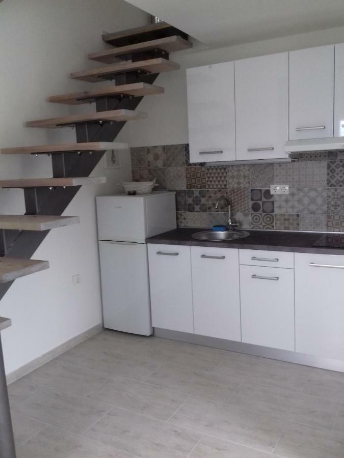 Apartman Nena Apartment Slatine Bagian luar foto