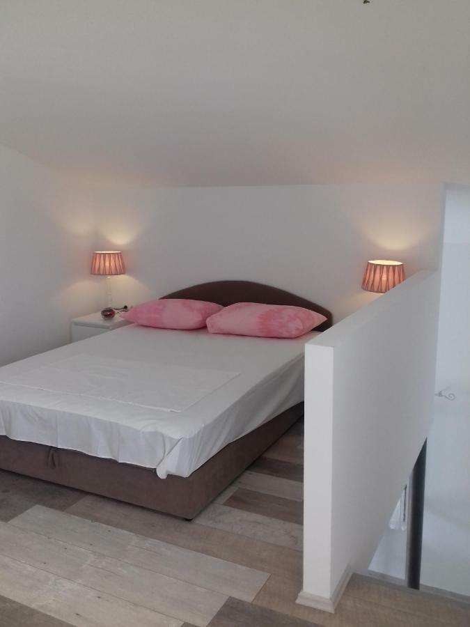 Apartman Nena Apartment Slatine Bagian luar foto