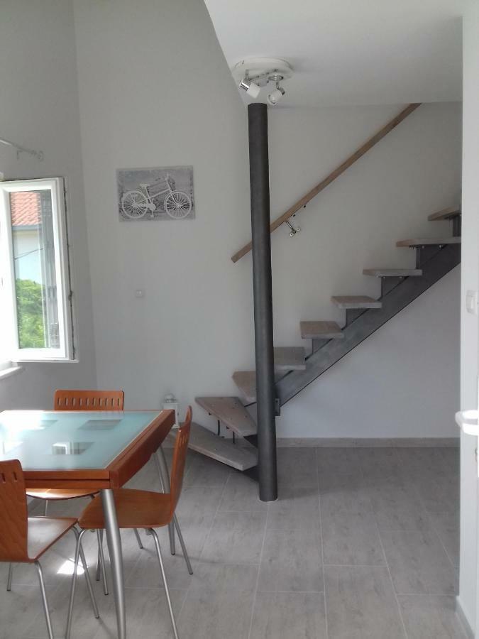 Apartman Nena Apartment Slatine Bagian luar foto