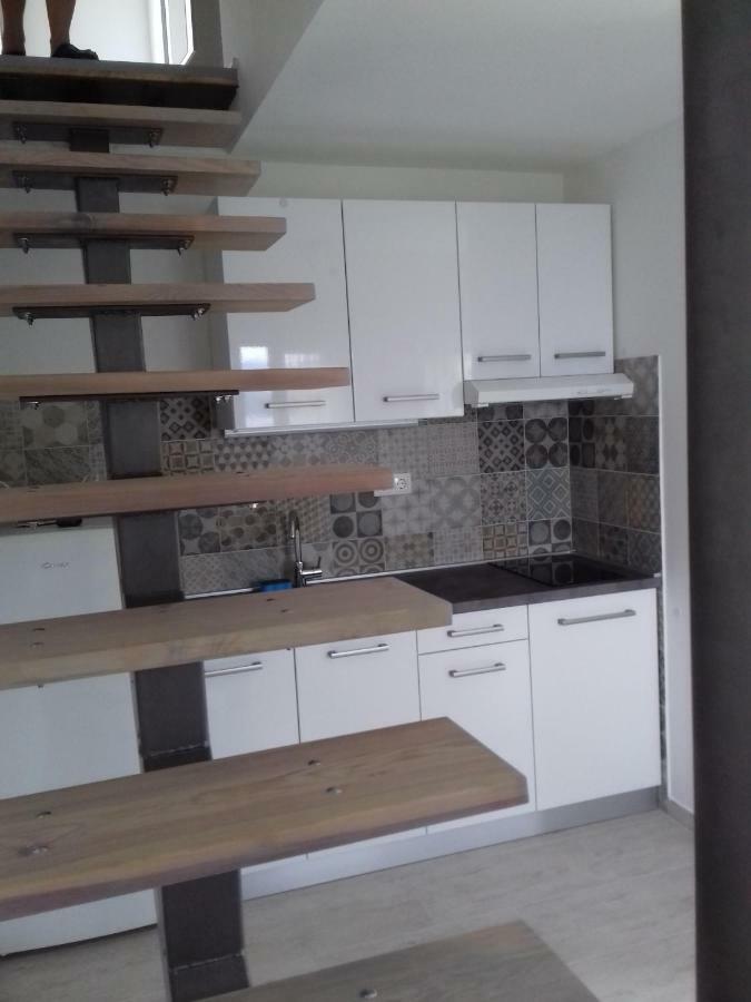 Apartman Nena Apartment Slatine Bagian luar foto