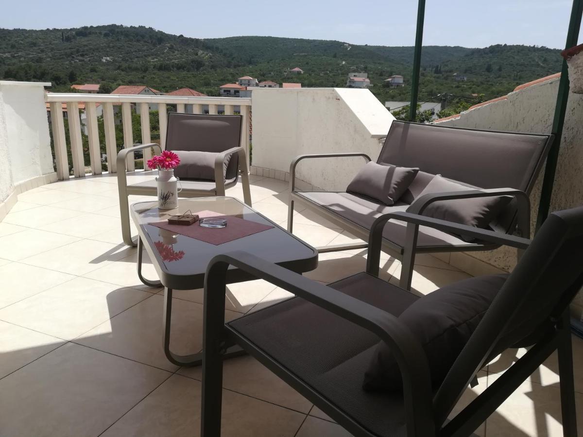 Apartman Nena Apartment Slatine Bagian luar foto